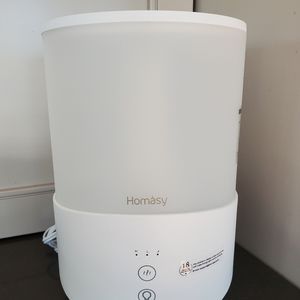 Like new 2.5L humidifier with night light and sleep mode and uses essential oils